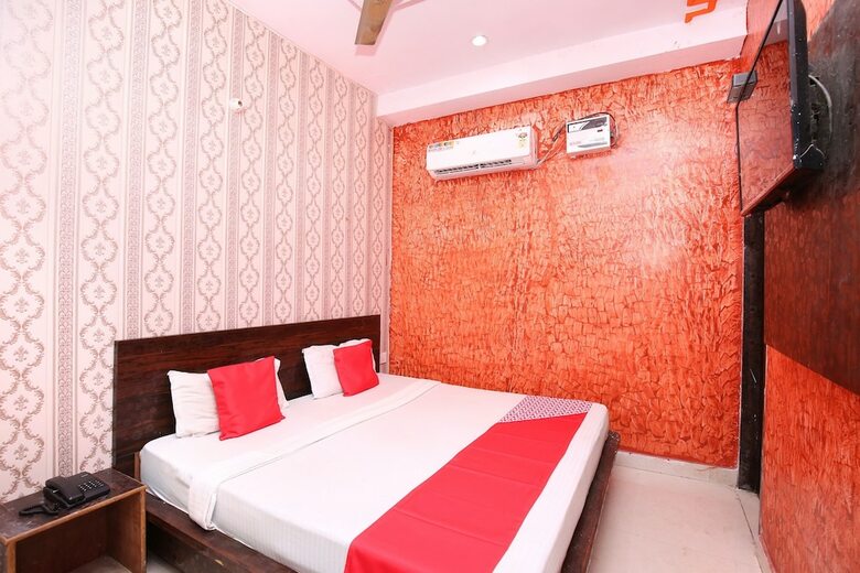 Oyo 19565 Hotel Galaxy