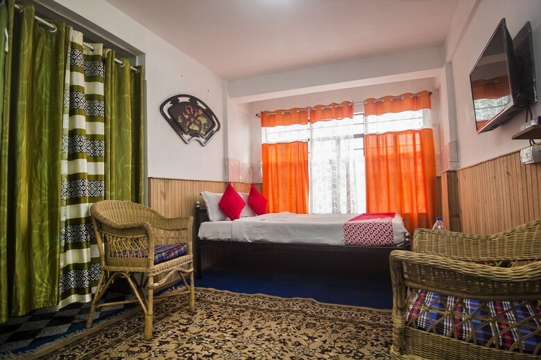Hotel Oyo 6519 Batasia Loop