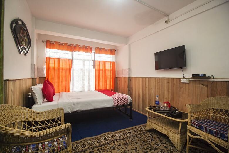 Hotel Oyo 6519 Batasia Loop