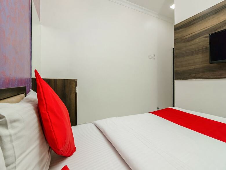 Oyo 24416 The United Hotel