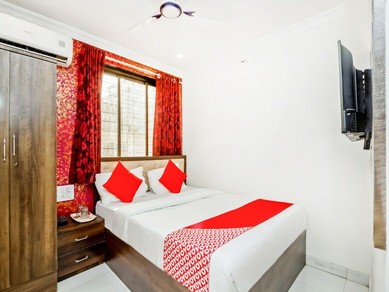 Oyo 24416 The United Hotel