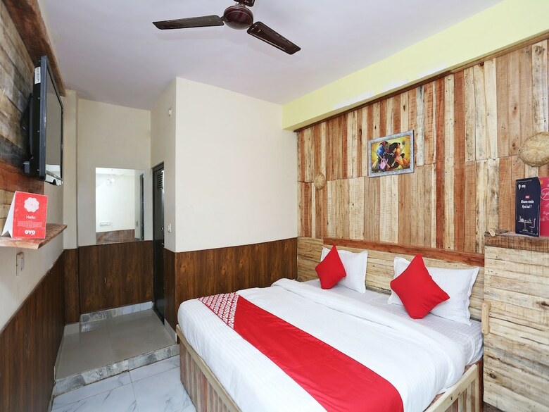 Oyo 15994 Hotel Bullet Inn & Lounge