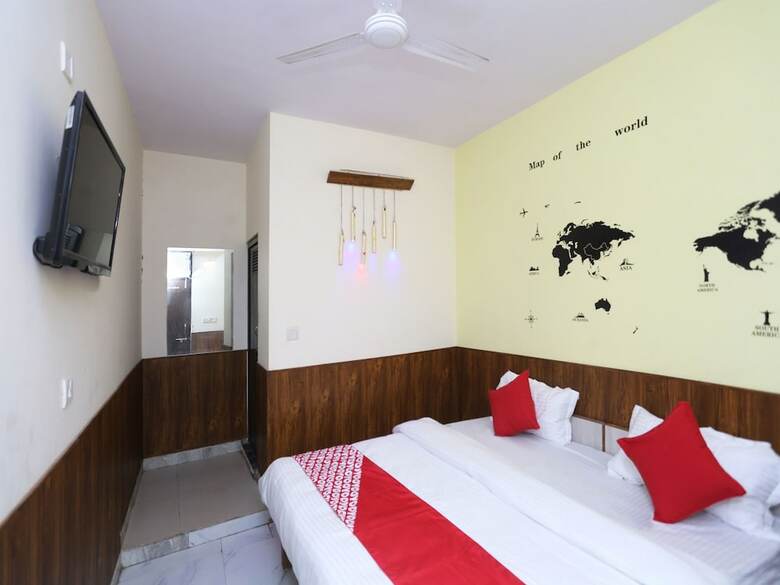 Oyo 15994 Hotel Bullet Inn & Lounge