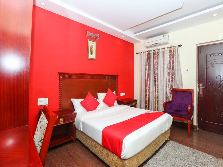 Hotel Oyo 14269 Btc Comforts