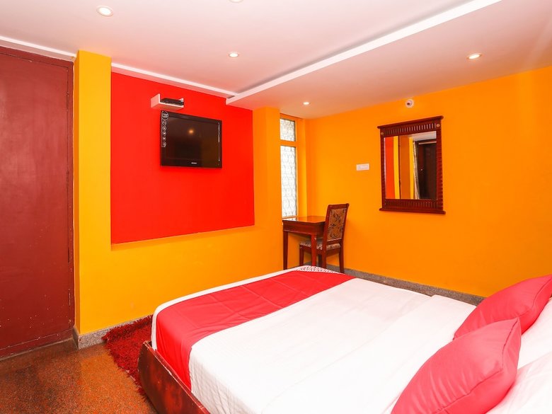 Hotel Oyo 14269 Btc Comforts