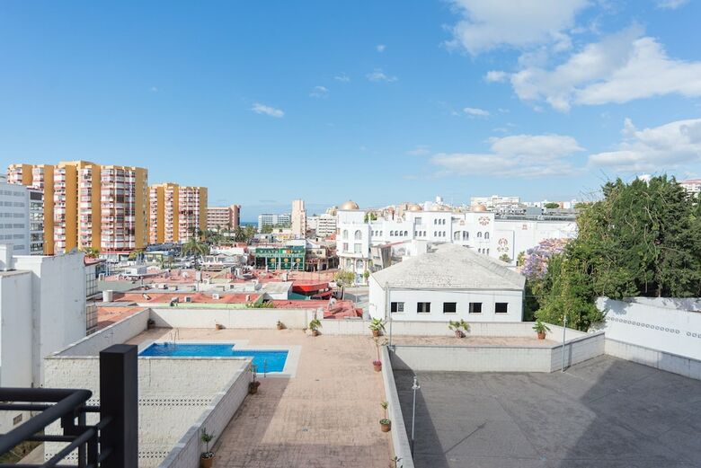Apartamentos Malagasuite Beach & Sun