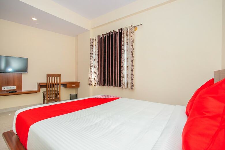 Hotel Oyo 18836 Orchid Suites