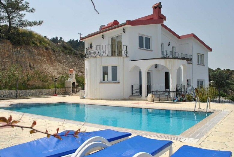 Villa Bueno By Amy Villas