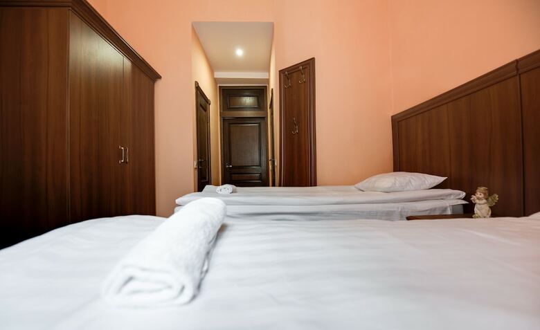 Deluxe Hotel