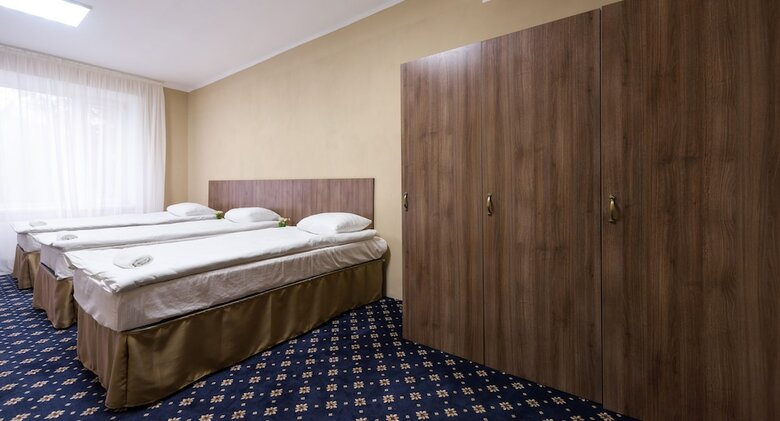 Deluxe Hotel