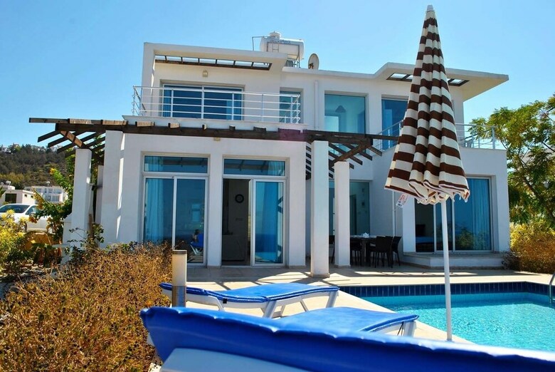 Villa Blue Horizon By Amy Villas