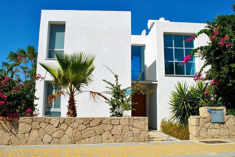 Villa Blue Horizon By Amy Villas