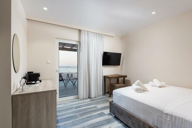 Hotel Kyma Rooms & Suites
