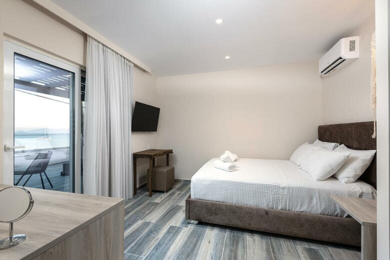 Hotel Kyma Rooms & Suites