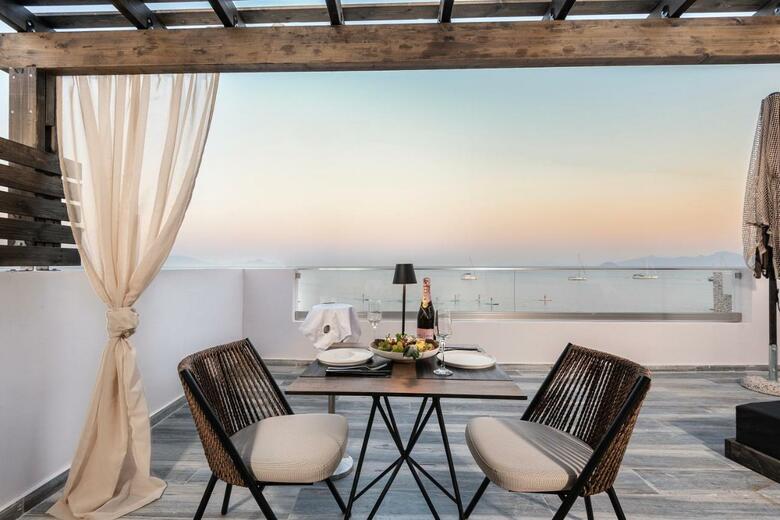 Hotel Kyma Rooms & Suites