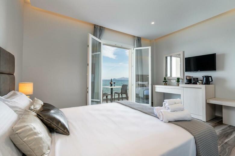 Hotel Kyma Rooms & Suites