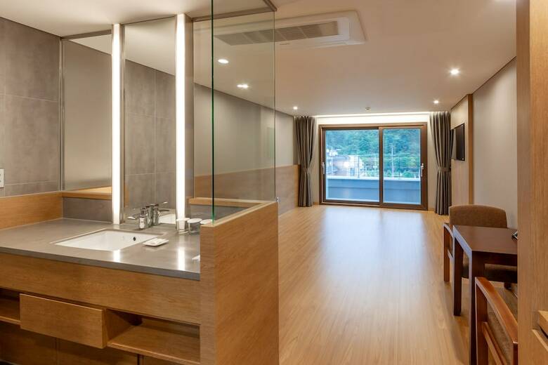 Hotel Ramada Resort By Wyndham Mungyeongsaejae