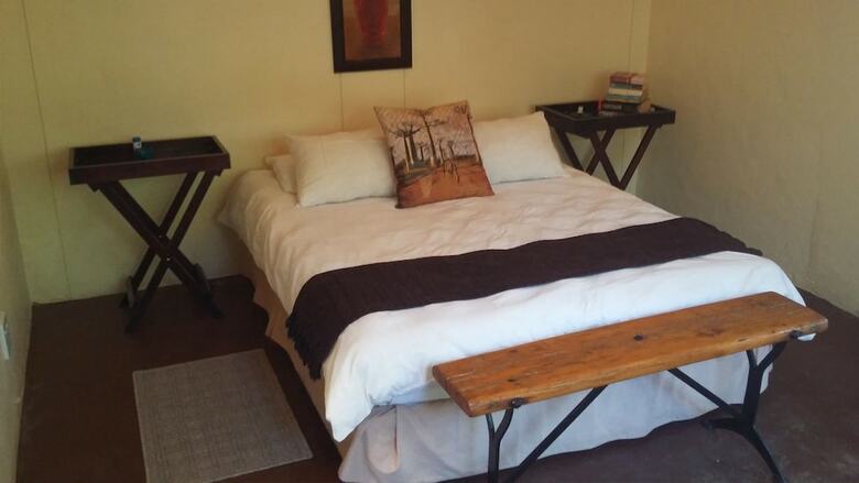 Hostal Barrydale Backpackers And Dung Beetle - Hostel