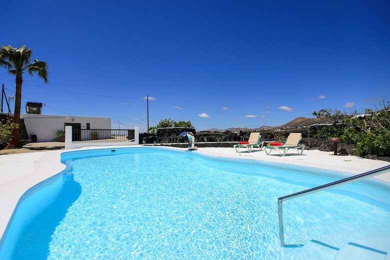 Apartamentos Casa Pe�as Blancas