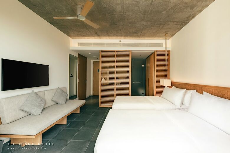 Chicland Hotel
