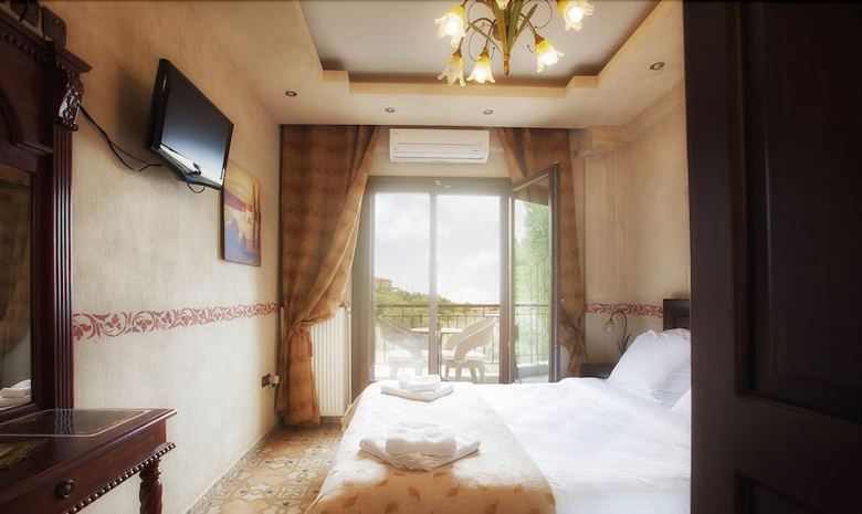 Hotel Oreiades  Parthenon