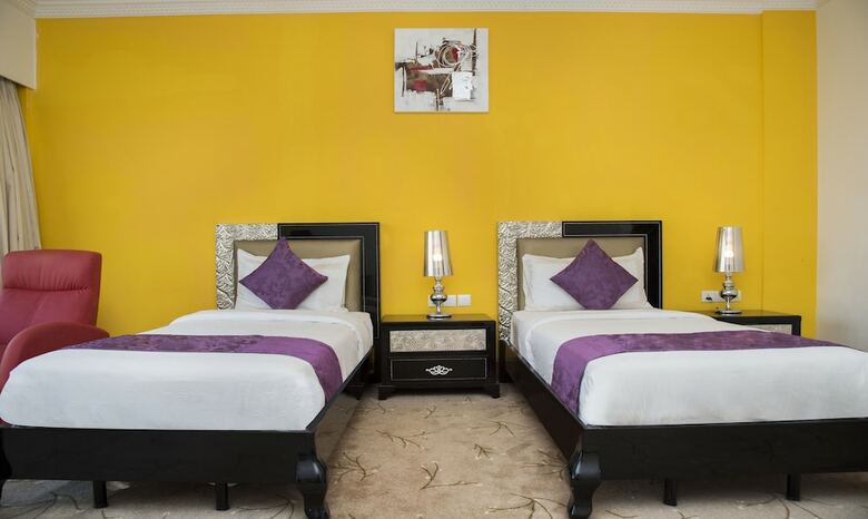 Hotel Treebo Tryst Royal Palm