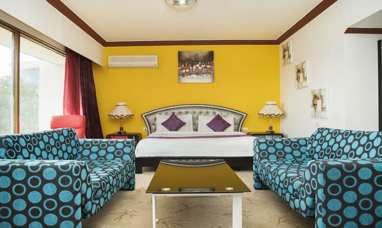 Hotel Treebo Tryst Royal Palm