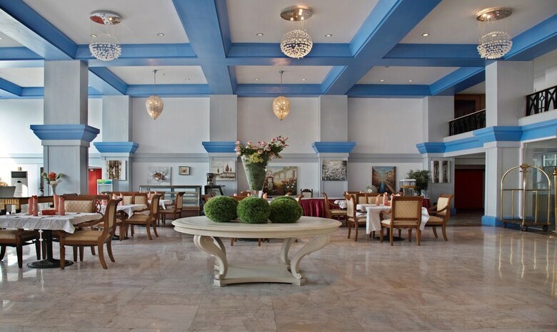 Hotel Treebo Tryst Royal Palm
