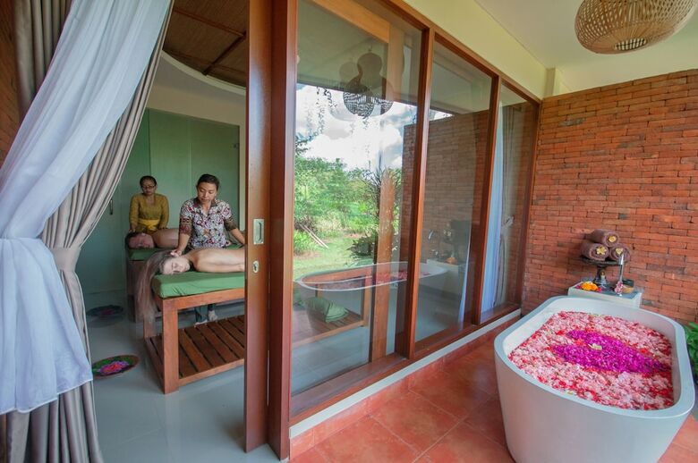 Hotel Uma Dawa Resort And Spa
