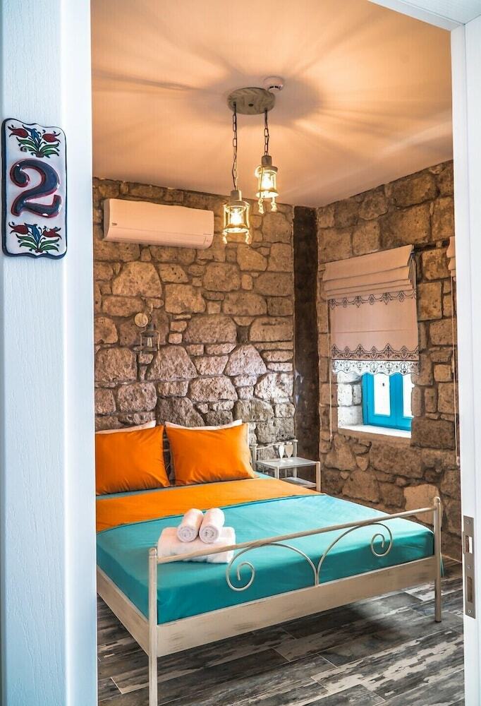 Pension Mavi Ruzgar Alacati Hotel - Adults Only
