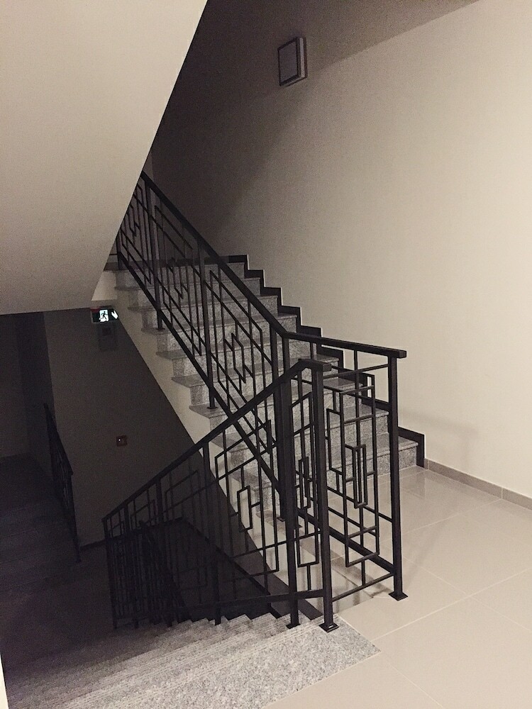 Grey Apartments Ko?ciuszko