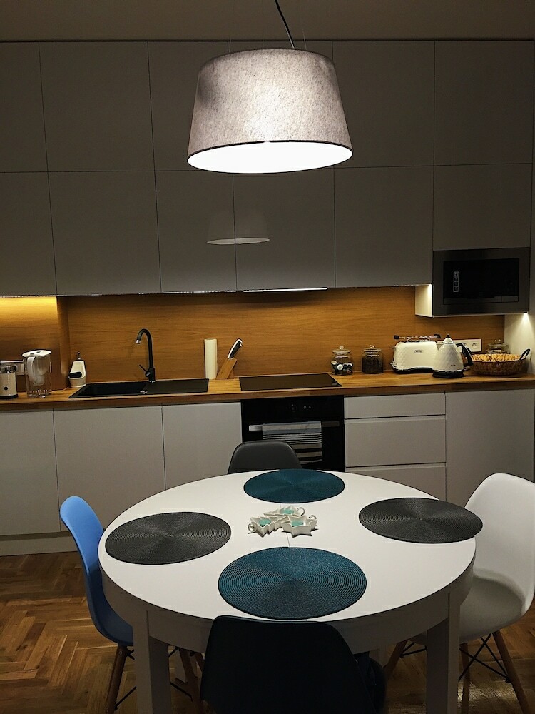 Grey Apartments Ko?ciuszko