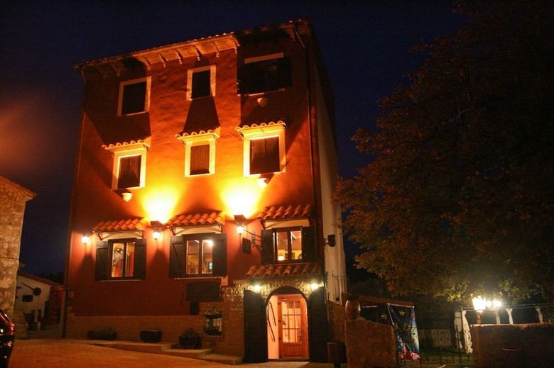 Hostal Hostatgeria Sant Jaume