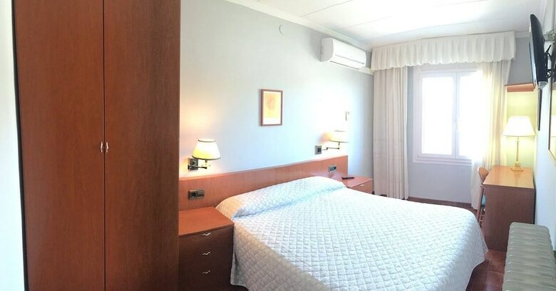 Hostal Roma
