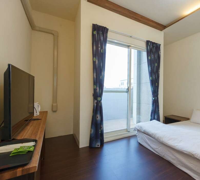 Hotel Wide Habitat Hostel
