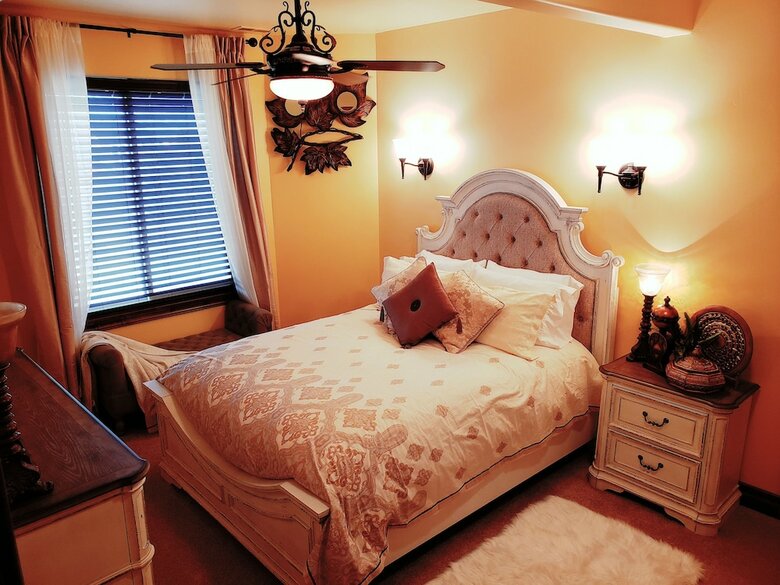 Bed & Breakfast Chateau Du Pikes Peak, A Tuscany Retreat