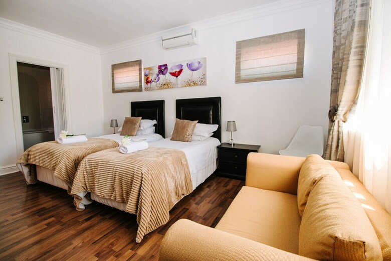 Hotel Albatross Guest House
