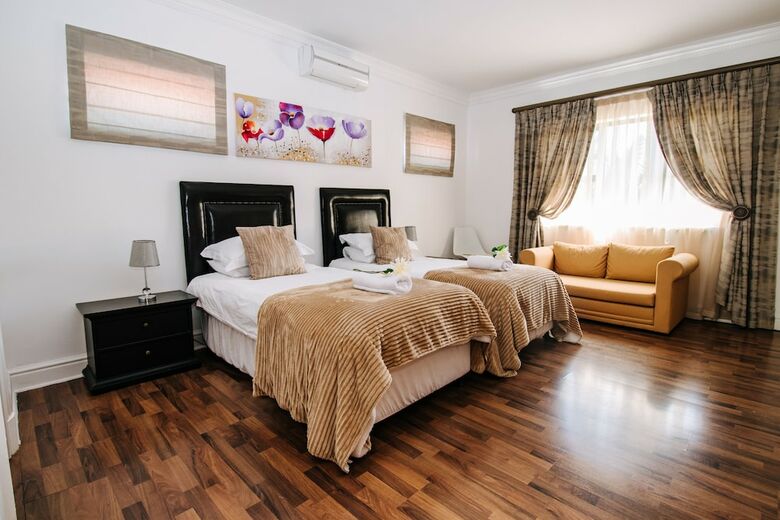 Hotel Albatross Guest House