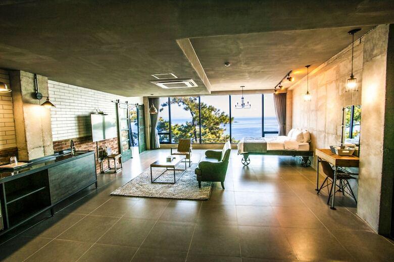 Hotel Yeosoo Art Land