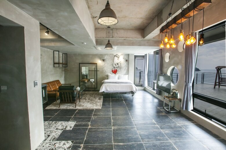 Hotel Yeosoo Art Land