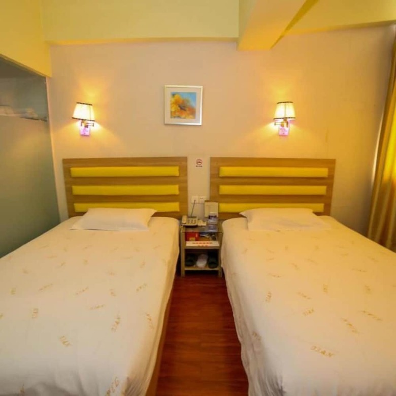 Yichang Tiantian Express Hotel