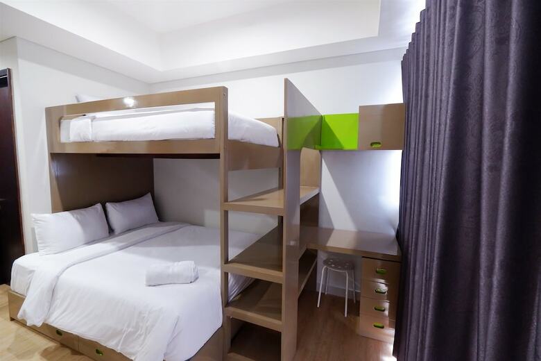 Strategic Location Studio Puri Mansion Apartment