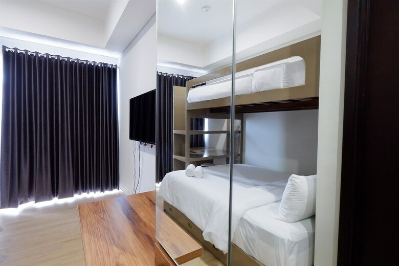 Strategic Location Studio Puri Mansion Apartment