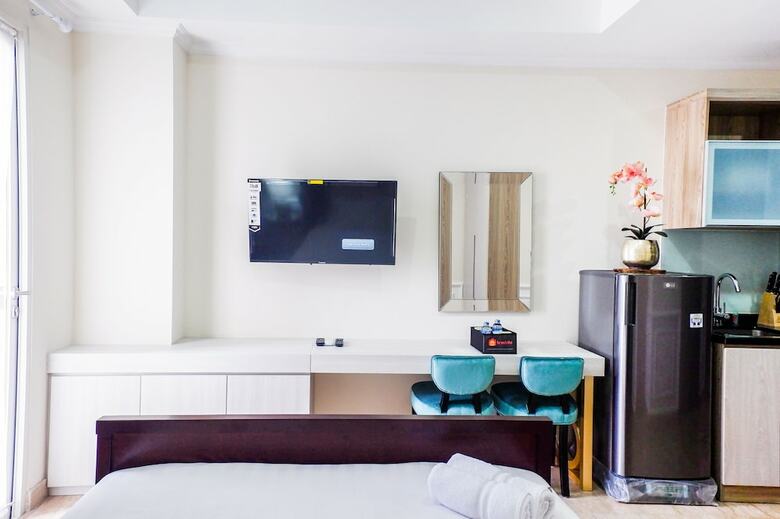 Classic Square Studio At Menteng Park Apartment