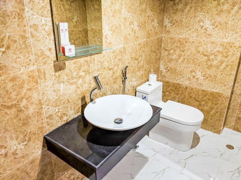 Deluxe 2br Apartment At Grand Sungkono Lagoon