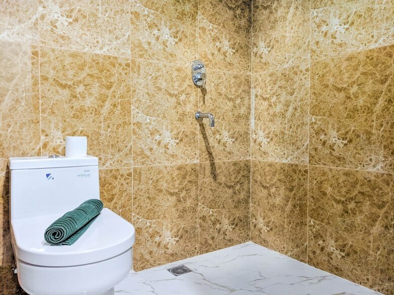 Deluxe 2br Apartment At Grand Sungkono Lagoon