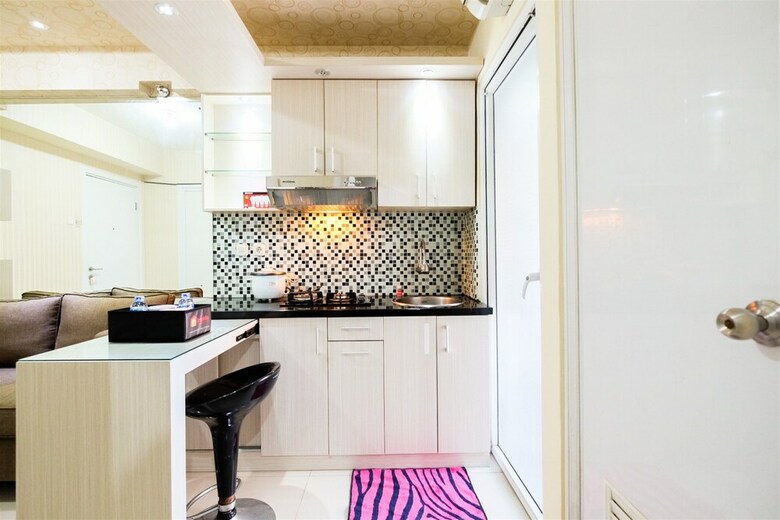 Affordable 2br Green Pramuka Apartment With Pool View