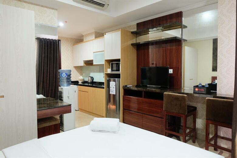 Modern Chic Studio Menteng Park Apartment