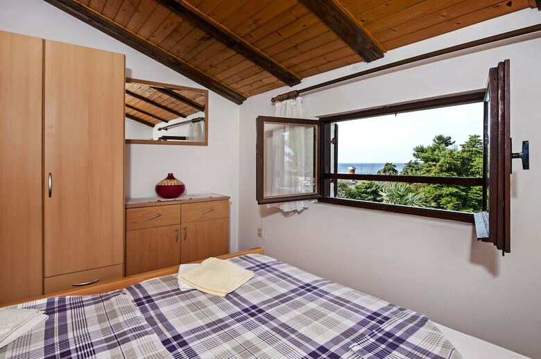 Apartment Mirela With Sea View