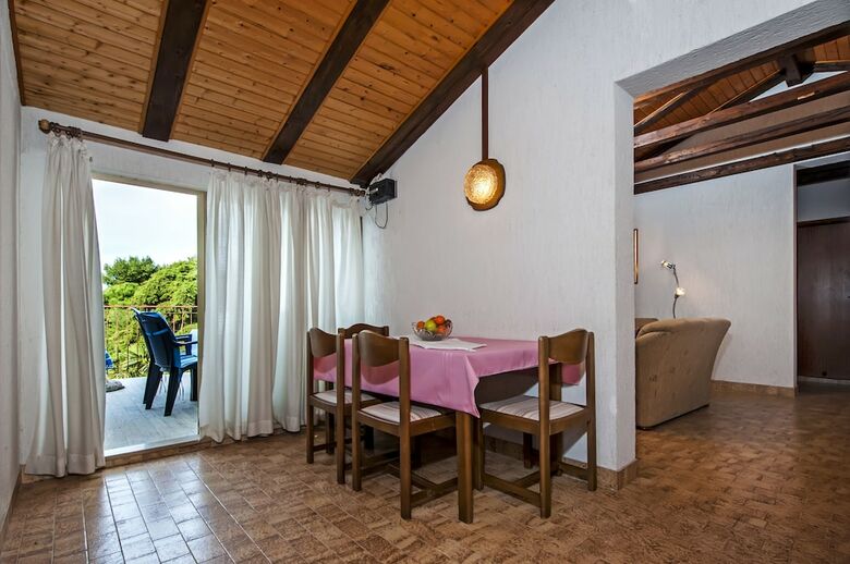 Apartment Mirela With Sea View